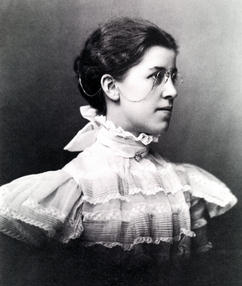 1898_Katharine_graduation_portrait_242.jpg