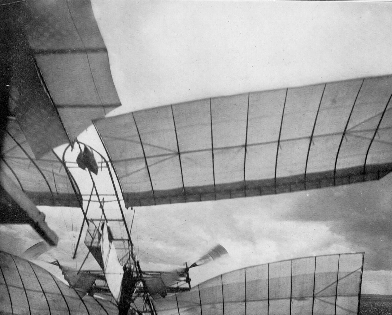 www.wright-brothers.org/History_Wing/History_of_the_Airplane/Doers_and_Dreamers/Wright_Smithsonian_Controversy/images/1903-Langley-Aerodrome-headed-down-just-after-launch-8-October.JPG