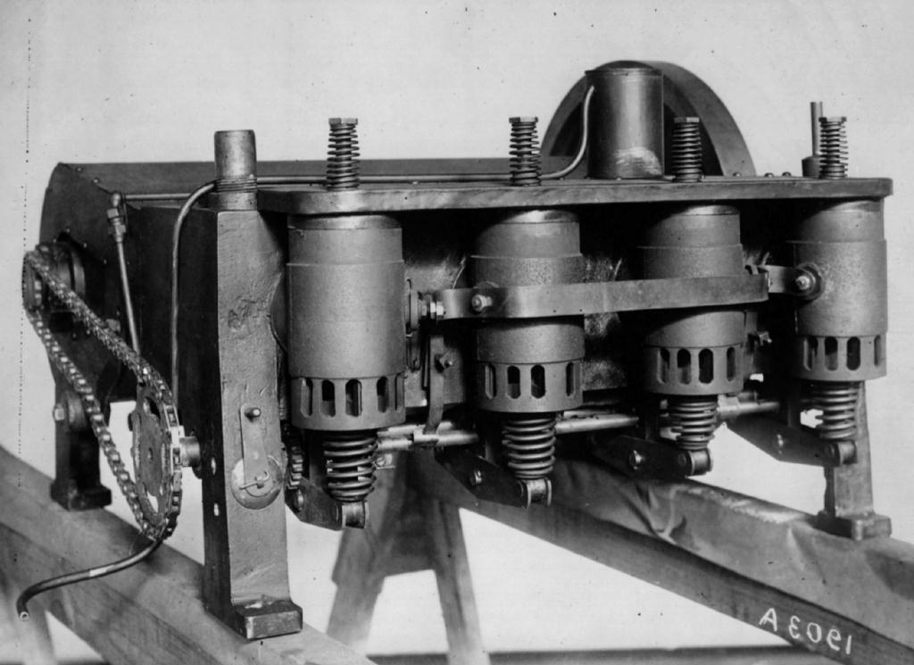 Restoring model airplane hot sale engines